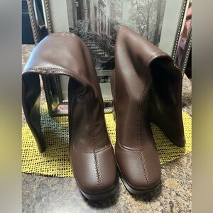 Chic Brown Heeled Boots for Women
